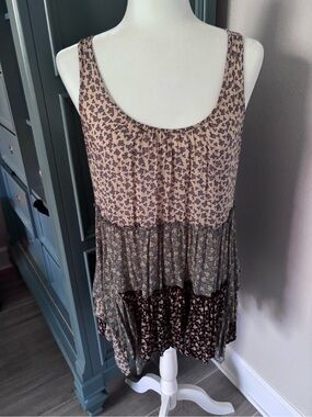 Edme & Esyllte Anthropologie Flowy Floral Tank